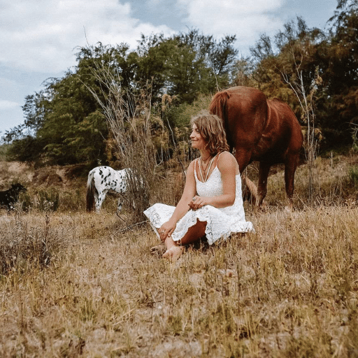 Natural Mindfulness and Therapy with Horses